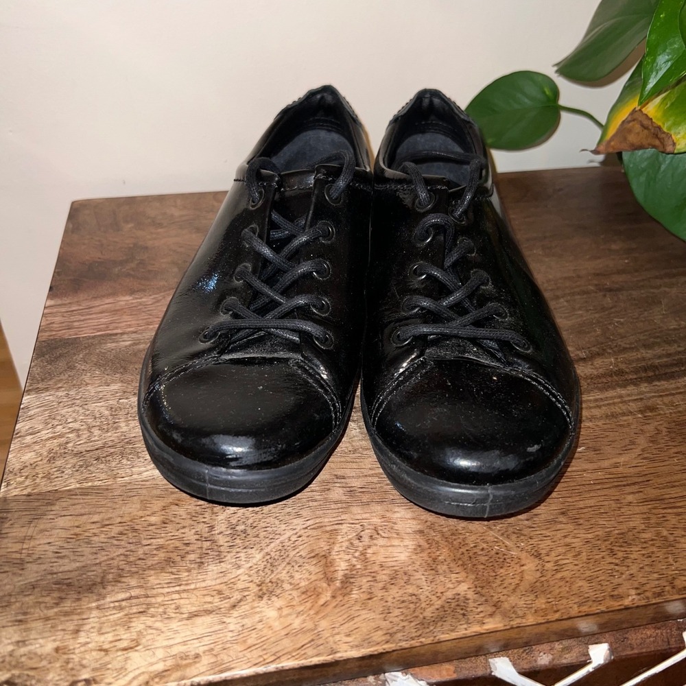 Ecco Soft 2.0 Tie Womens 40/9M Sneakers Black Patent Leather Casual Shoes Career - Picture 4 of 8